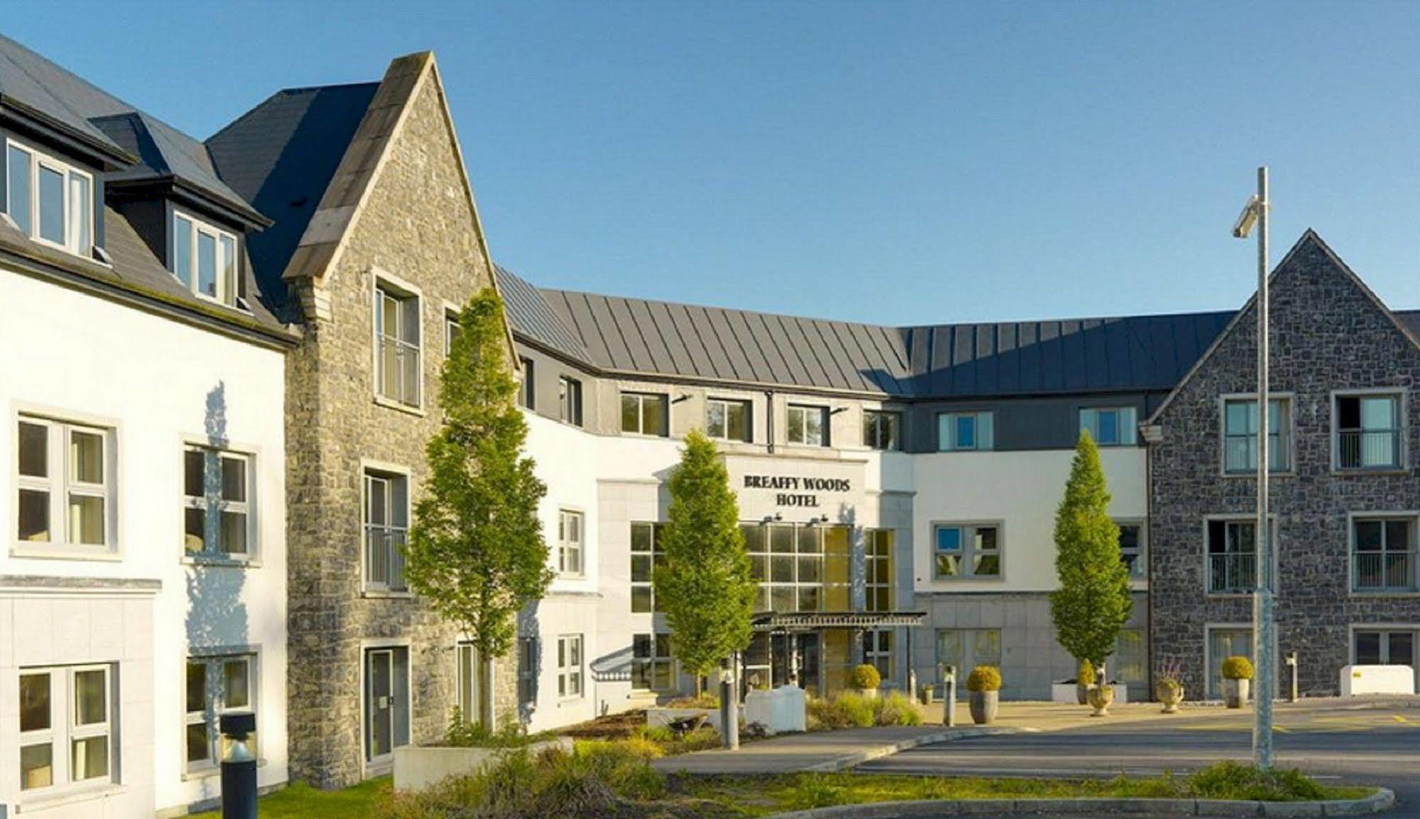Breaffy Woods Hotel Каслбар Экстерьер фото