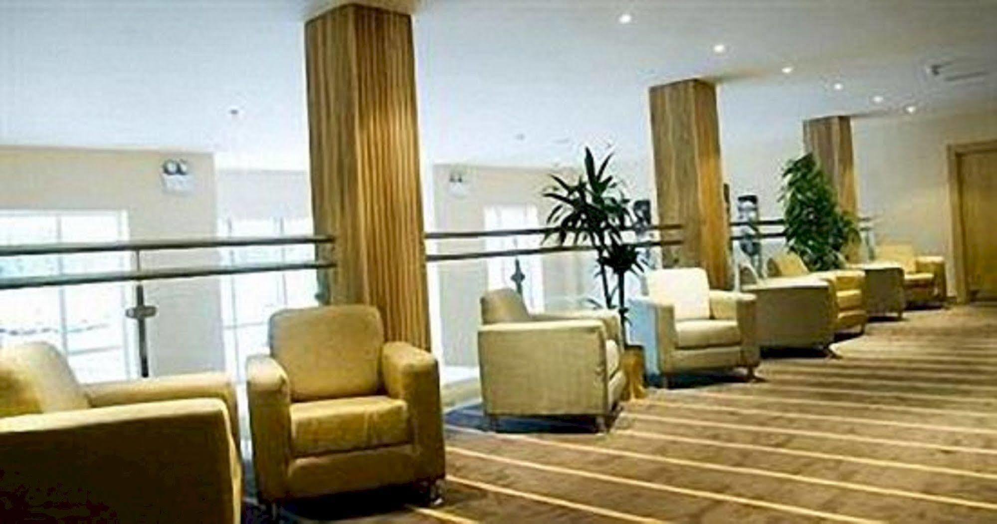 Breaffy Woods Hotel Каслбар Экстерьер фото
